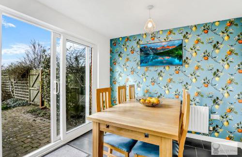 Spacious Whitwick Stay 3-Story House - Photo 26