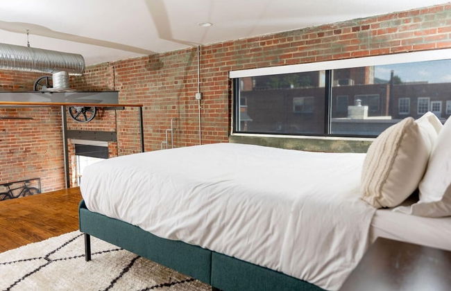 Trendy 1 BR Loft apt Downtown With Exposed Brick - Foto 17