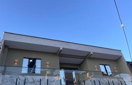 Casa nova e confortável no Centro da cidade - Foto 1