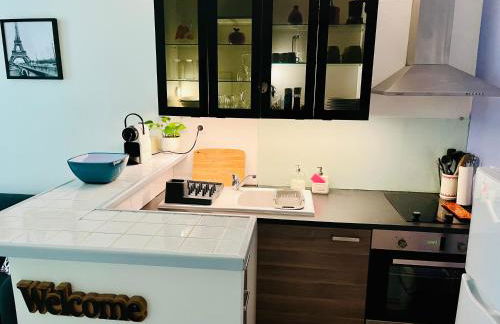 Wendy family flat with calm courtyard 3min for metro Paris in 10 mins - Foto 2