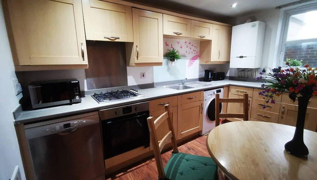 2 Bed Flat - Sleeps 4 - Parking - Wifi - Foto 5, Cocina privada