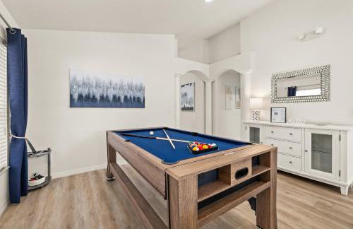 654- Newly Renovated Fabulous 4-Bedroom Pool Home in Watersong Resort, Game Room, Theater Room and More - Foto 13