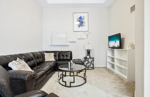 Ultimate LA Vacation 2BR w Pool Above Shops - Foto 15