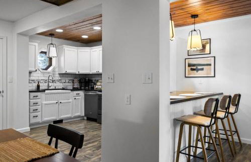 Lake Front ~ Firepit ~ Kayaks ~ SUPs ~ Yard Games - Foto 10