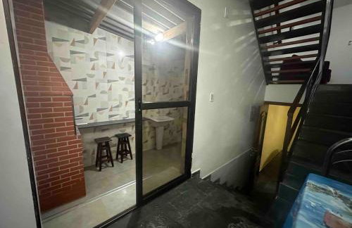TRIPLEX piscina churrasqueira lava e seca Wi-Fi e 2 TVs em Condomínio com 90m2 no centro de Ubatuba - Foto 17