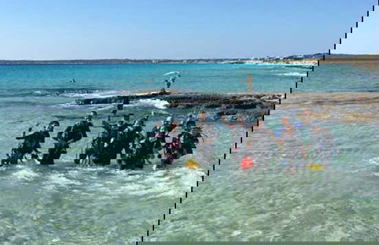 Bautismo de buceo en la playa de Migjorn - Foto 9