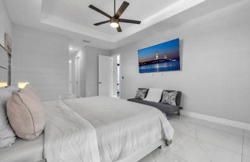 Cape Coral Oasis - Pool & Bintelli Golf Cart - Foto 25