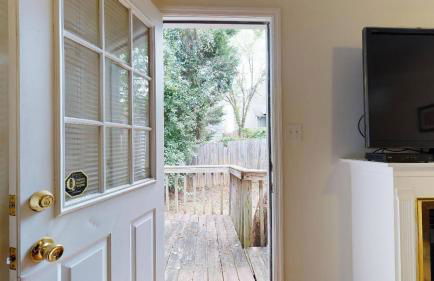 Pet Friendly condo, walk to the Masters - Foto 27