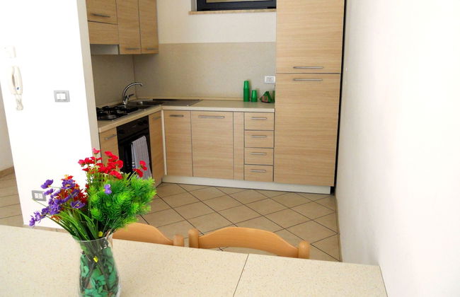 Green Bay Village - Photo 3