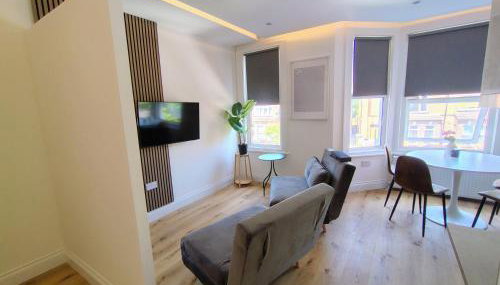 Best in Class - London, Harrow - Foto 2