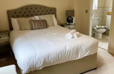 Luxurious Executive 5 Bedroom Whole Home - For 10 - Foto 11