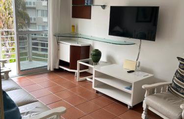 Apartamento incrível em Cabo Frio com localização privilegiada ao lado da praia do forte! - Foto 1