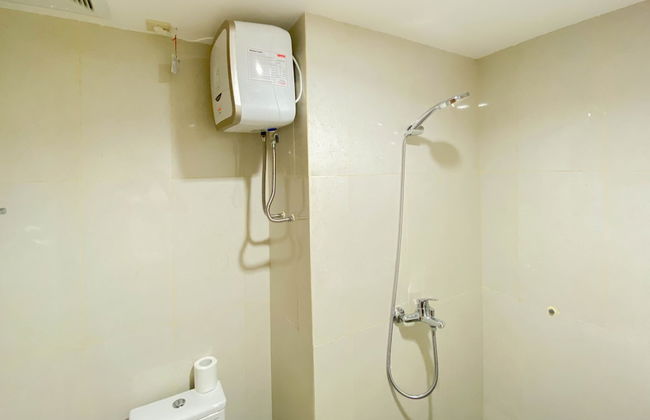 Homey and Well Furnished Studio LRT City Jatibening Apartment - Photo 14