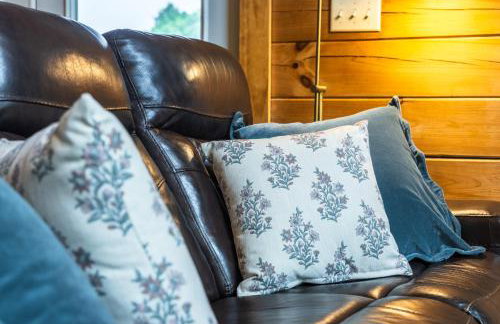 Family Friendly ~ Hocking Hills Cabin ~ Close to Caves, w/Wifi - Foto 14