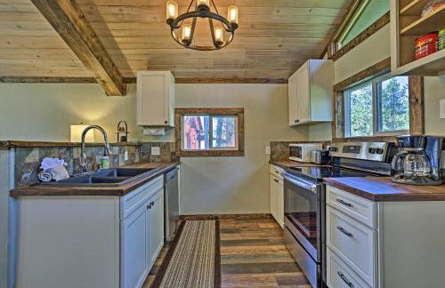 Donnelly Cabin with Fire Pit 5 Mi to Boat and Ski! - Photo 2