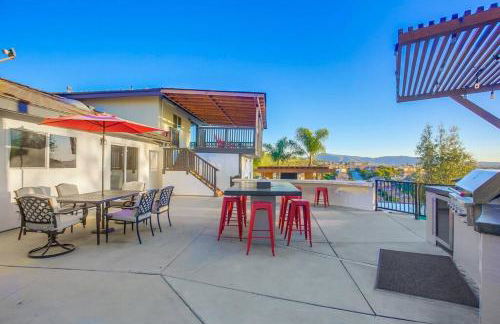 Large Pool Home on Two Acres with Views! - Foto 46