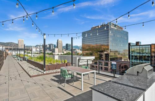 Modern Downtown 2BR 2BA Near Delta Center with Fire Pit BBQ and City Views - Photo 26