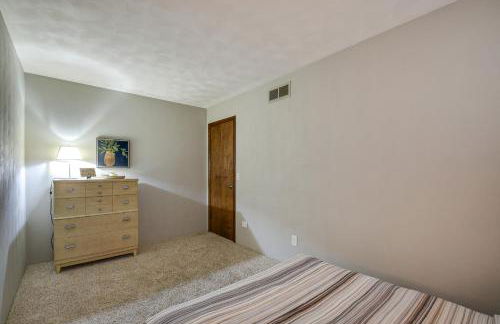 Large Home with Game Room, 4 Mi to Mississippi River - Foto 19