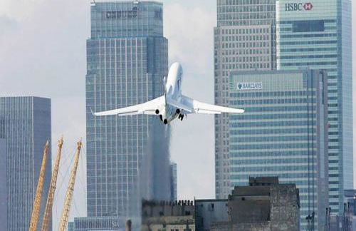 Spacious 2BR 2BA Apartment with Balcony & Free Parking - Near ExCeL & City Airport - Foto 18