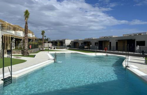 Spacious Beach House in Malaga-Cala de Mijas, amazing see view, 3 bedroom, garden & Common Pool - Photo 1