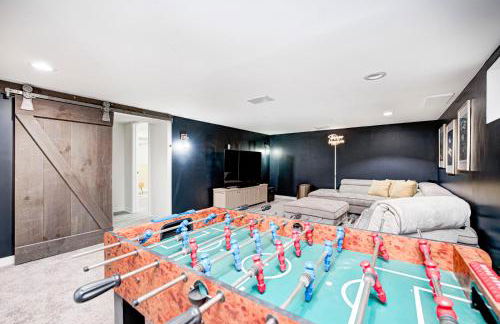 Indy Getaway - 5BR - Sleeps 16 - Arcade games - Perfect for families and groups - Foto 60