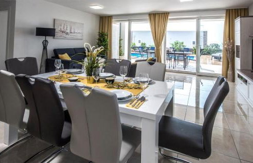 4 Bedroom Gorgeous Home In Novalja - Foto 14