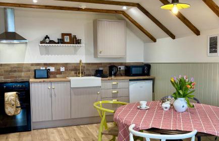 Glebe Barn and Cottage - Photo 10