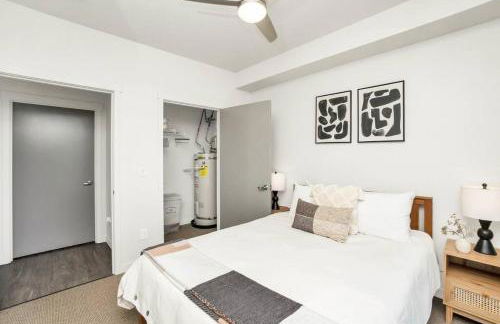 Waterfront Views Prime Downtown Apartment - Foto 18