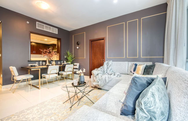 Maison Privee - Radiant Urban Retreat with Iconic Burj Khalifa Vws - Photo 25