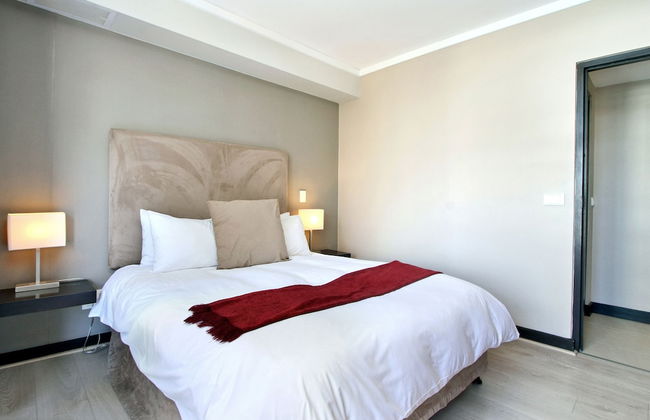 ITC Hospitality Group One Bedrooms Icon Building - Photo 4