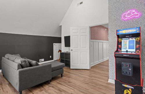 Grandma's Farm on 6 acres with Lighted Barn and River Access - Foto 31