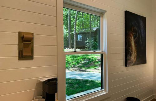 Couples Mirror Cabin- Reflections at Valley Bear Farms Resort - Foto 15