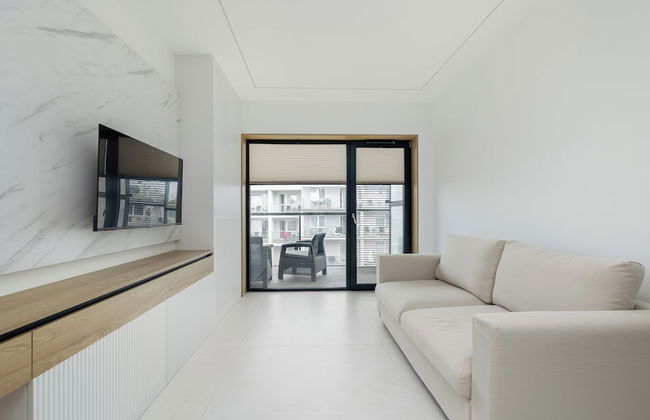 Beachside Apartment by Renters - Photo 11