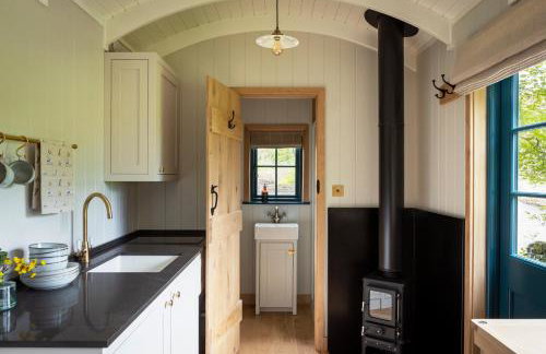 Woodlands Shepherds Hut Chatsworth Estate - Photo 6