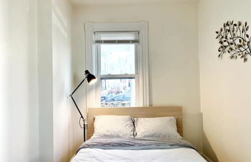 Best Location At Harvard University! 4 Bedroom Apartment! Two Units Available! - Foto 16