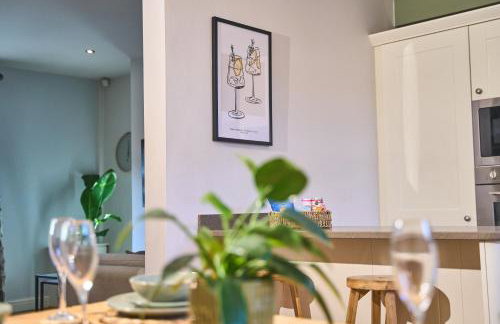 Modern Cosy 2-Bed Terrace with Private Garden - Foto 11