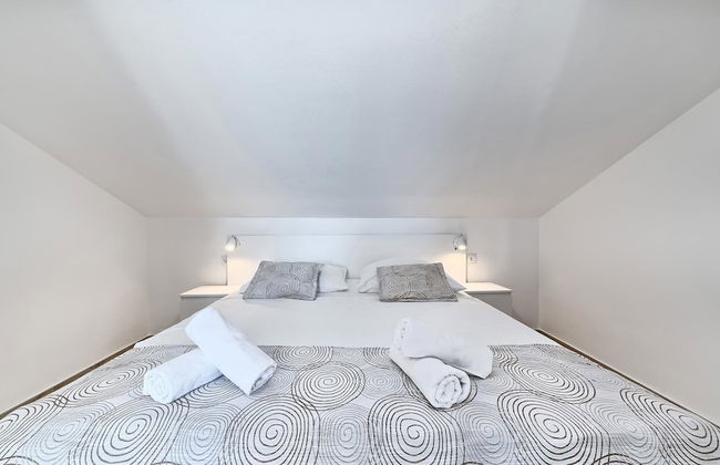 Stipe Residence - Photo 14