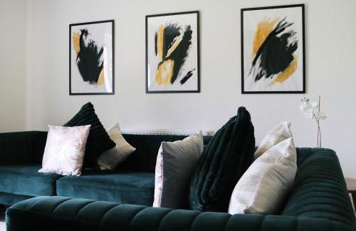 Large 3-Bed House VAT Invoices & Parking - Ideal for Contractors - Foto 2