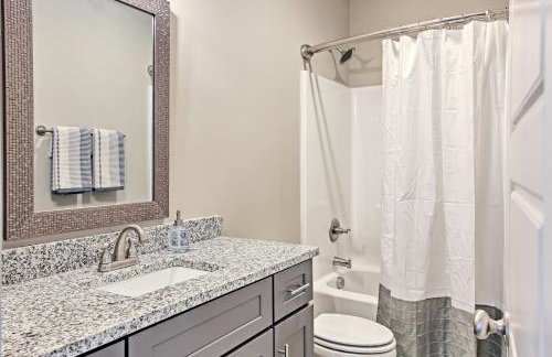 Lake Keowee Home with Balcony and Boat Dock! - Foto 24