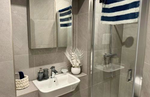 Harbour View - Steps From The Sea - Balcony - Parking - Foto 7