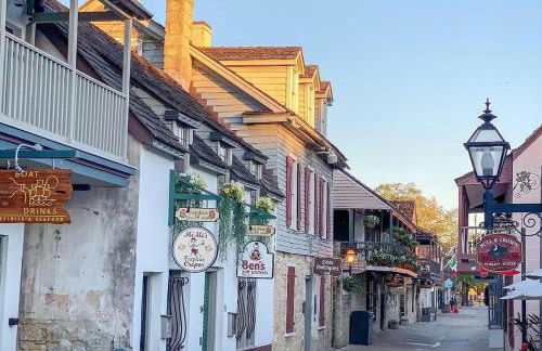 Updated Cottage in Heart of Town Park & Walk - Foto 31