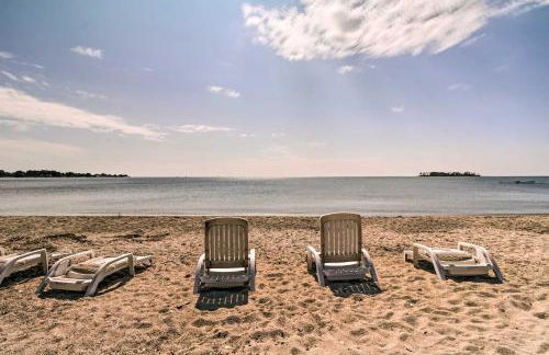 Beachfront Connecticut Retreat with Views! - Foto 1