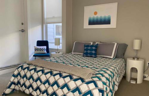 Stylish NOPA Penthouse, Remote Work Friendly - Foto 4