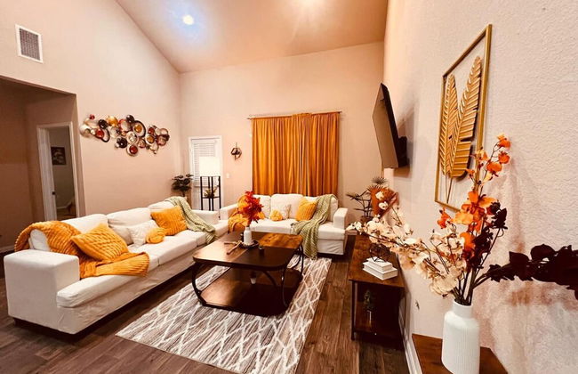 Spacious 4BR Home w Game Room Office Backyard - Foto 33