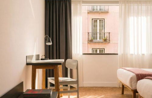 The Lisbonaire Apartments - Photo 34