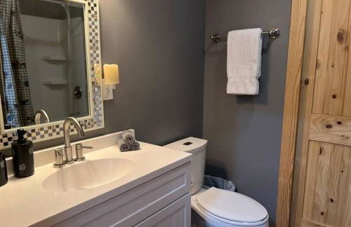 Nantahala Nook, cabin w/hot tub,game room, & wifi - Foto 48