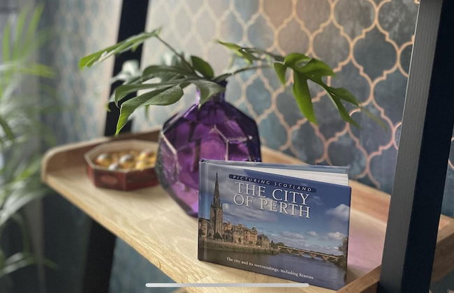 Stylish Scottish House With Garden and Parking - Foto 14