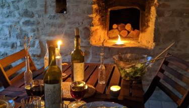 restored water mill with rockpools and waterfall - Foto 3