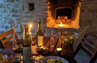 restored water mill with rockpools and waterfall - Foto 3