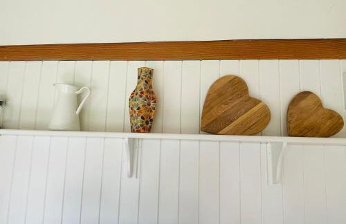 The Barn cottage with hot tub overlooking the lake - Foto 9